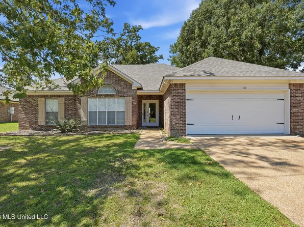 1015 Riverchase North Dr, Brandon, MS 39047