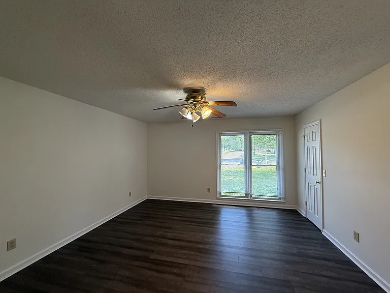 104 Shaverlee Ct — Photo 18