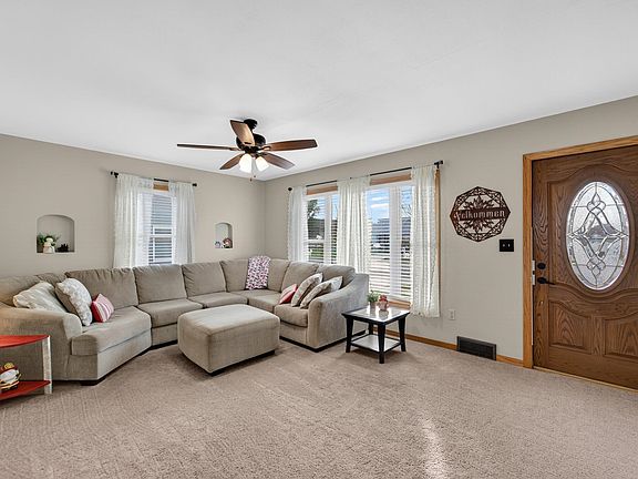5th image of 1211 River Dr