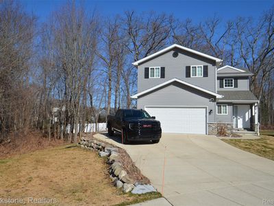 350 Fountain Park Dr, Waterford, MI, 48327