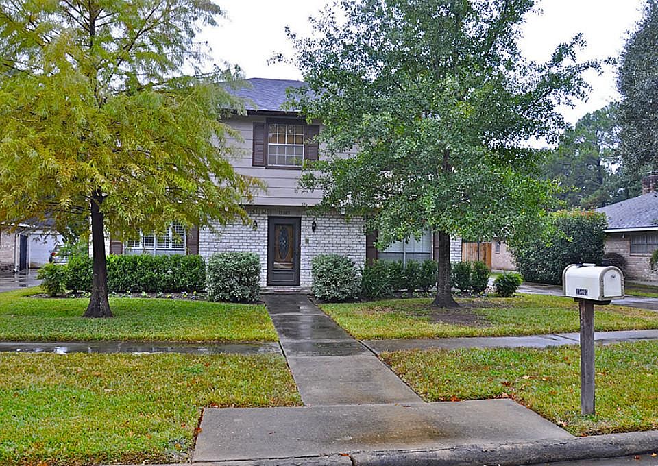 1st image of 15805 Singapore Ln