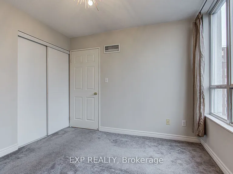 43 Eglinton Ave E #1509 — Photo 16