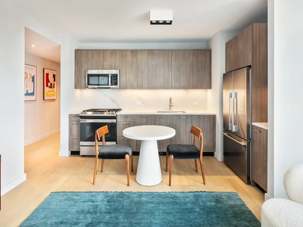 311 11th Avenue image 2 of 25