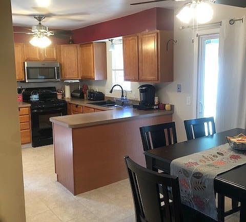 3rd image of 4681 Flying Eagle Dr SE