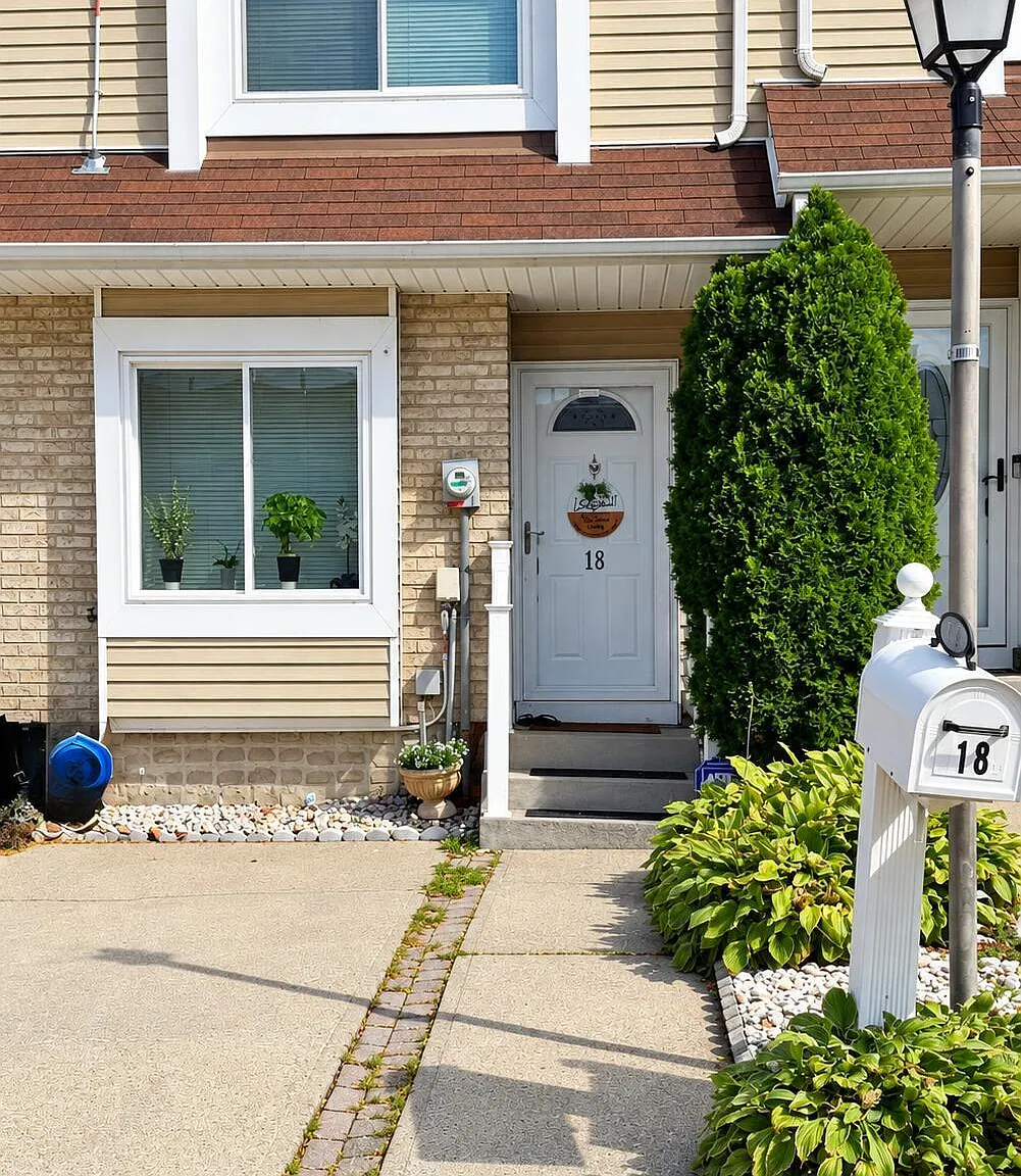 2 bed, 1.5 bath, 993 sqft, $3,000 — Photo 1