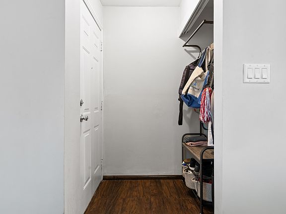 5th image of 3023 Massey Rd APT G