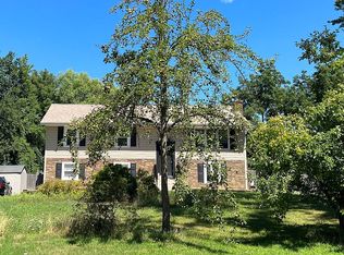 7 Sonat Rd, Clifton Park, NY 12065