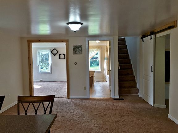 Family looking at LR/Bath/St