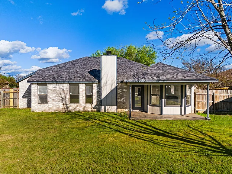 4803 Topsey Dr — Photo 15