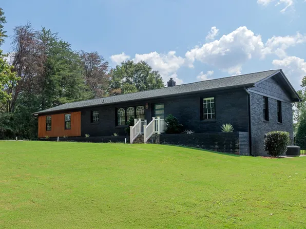 511 Woburn Ct, Greer, SC 29651