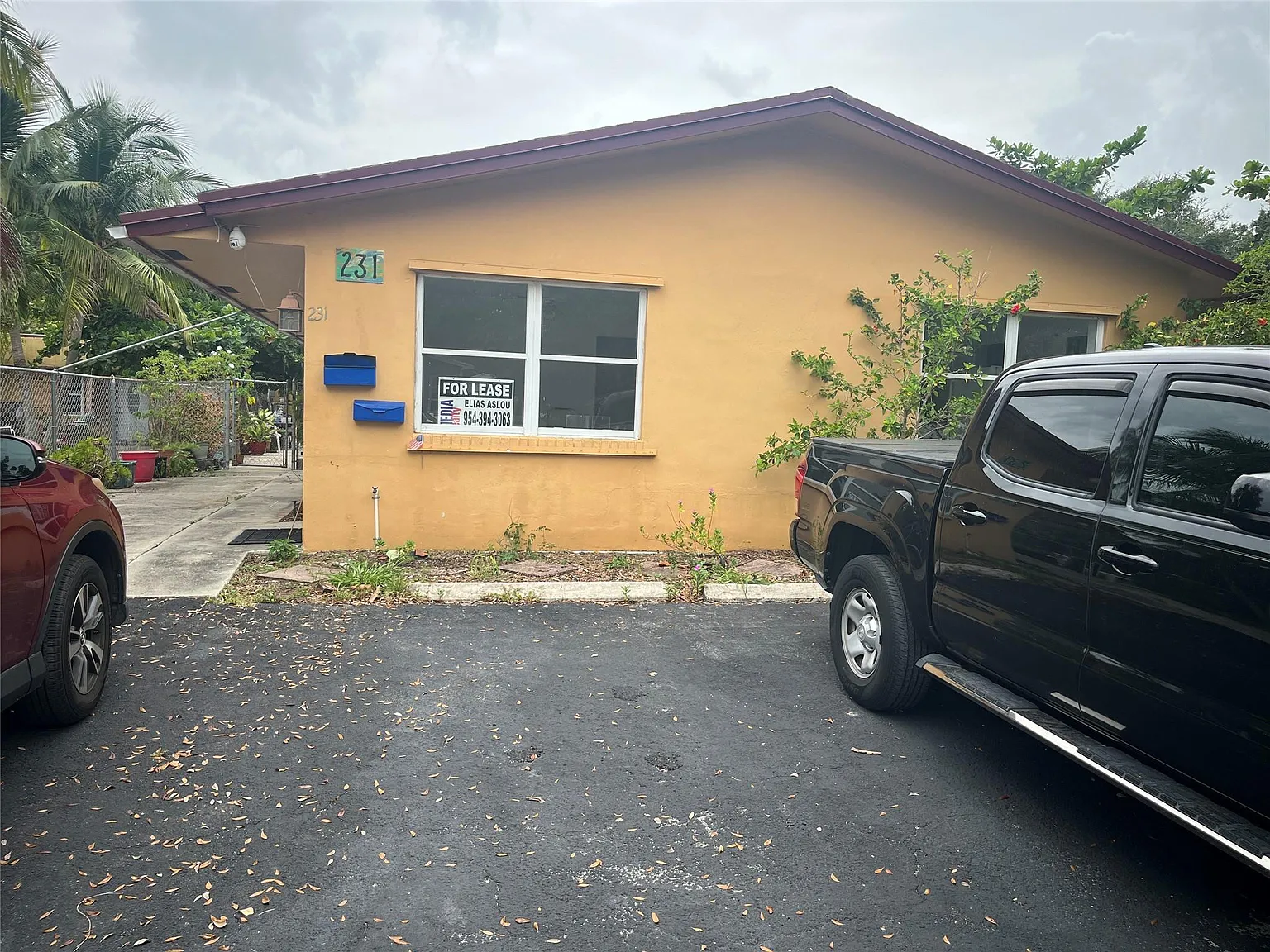 2 bed, 1.0 bath, 3316 sqft, $2,000 — Photo 2