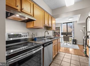 4500 S Four Mile Run Dr APT 231, Arlington, VA 22204