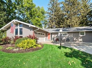 2812 Evergreen Dr, Saint Joseph, MI 49085