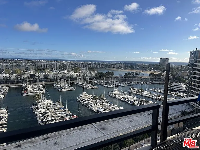 4314 Marina City Dr #1022 — Photo 9
