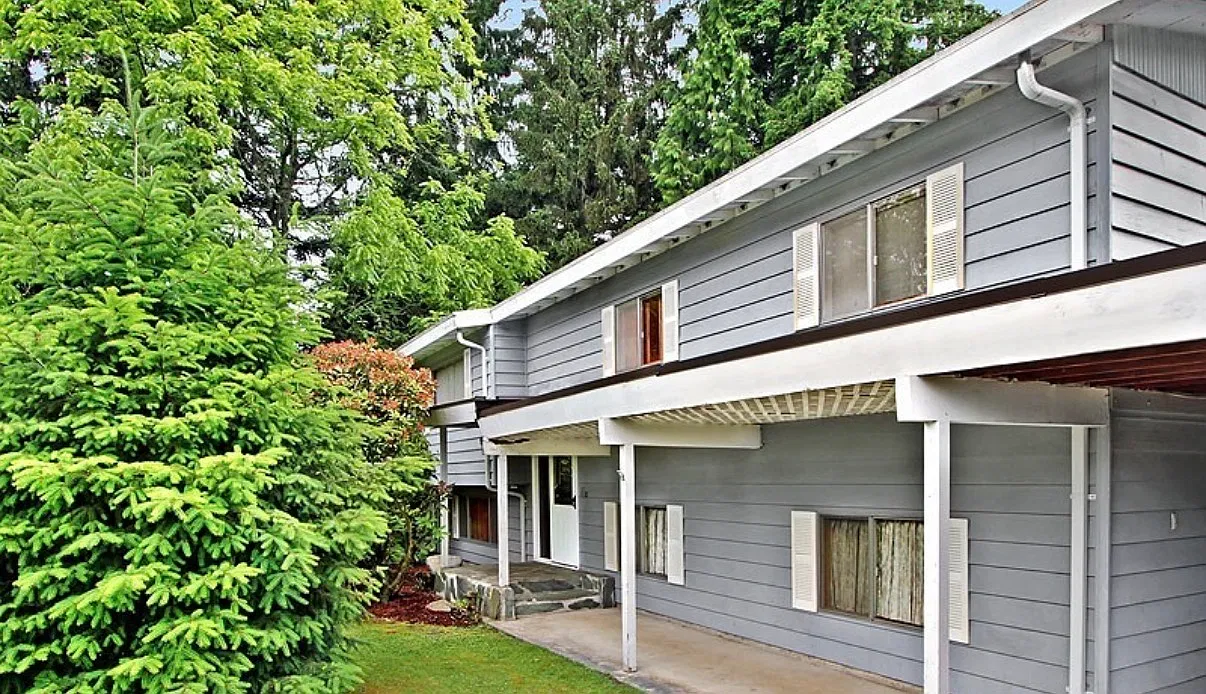 4 bed, 2.5 bath, 2636 sqft, $3,400 — Photo 1