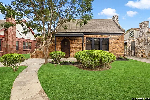 2 bed, 1.0 bath, 1353 sqft, $1,675 — Photo 4