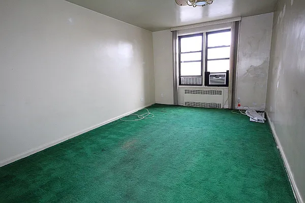 Sold by Maximillion Realty, Inc. | media 6