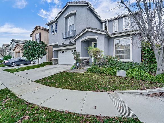 4th image of 898 La Crescent Pl
