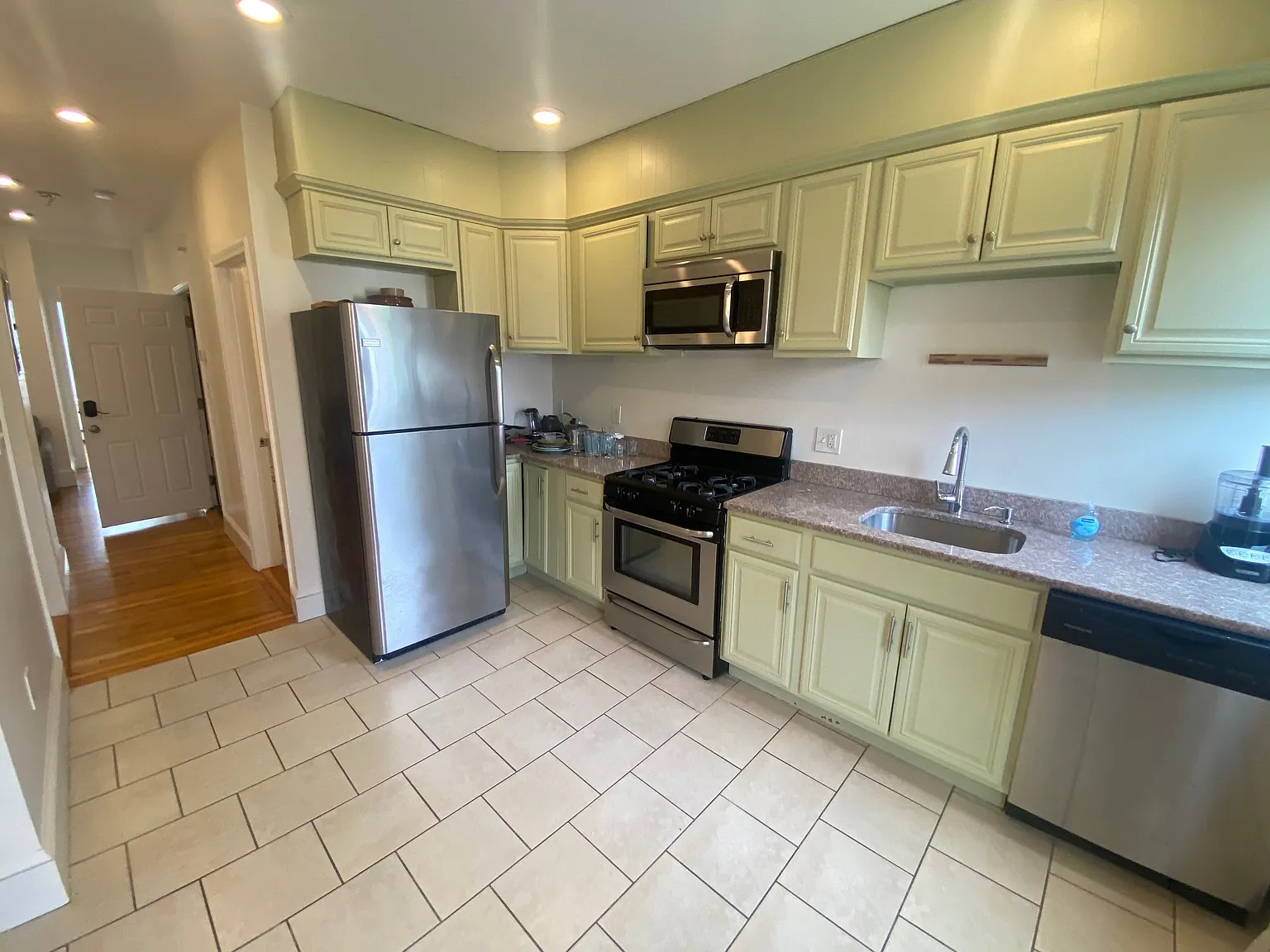 2 bed, $2,900 — Photo 3