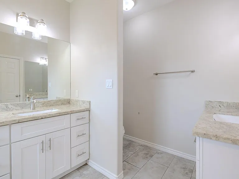 2422 Cardinal Dr — Photo 16