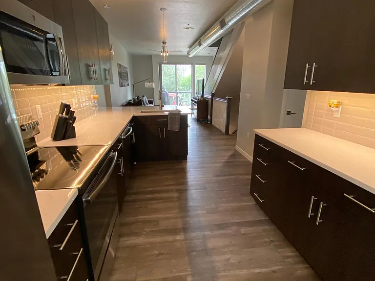 3550 N Prospect Ln — Photo 6