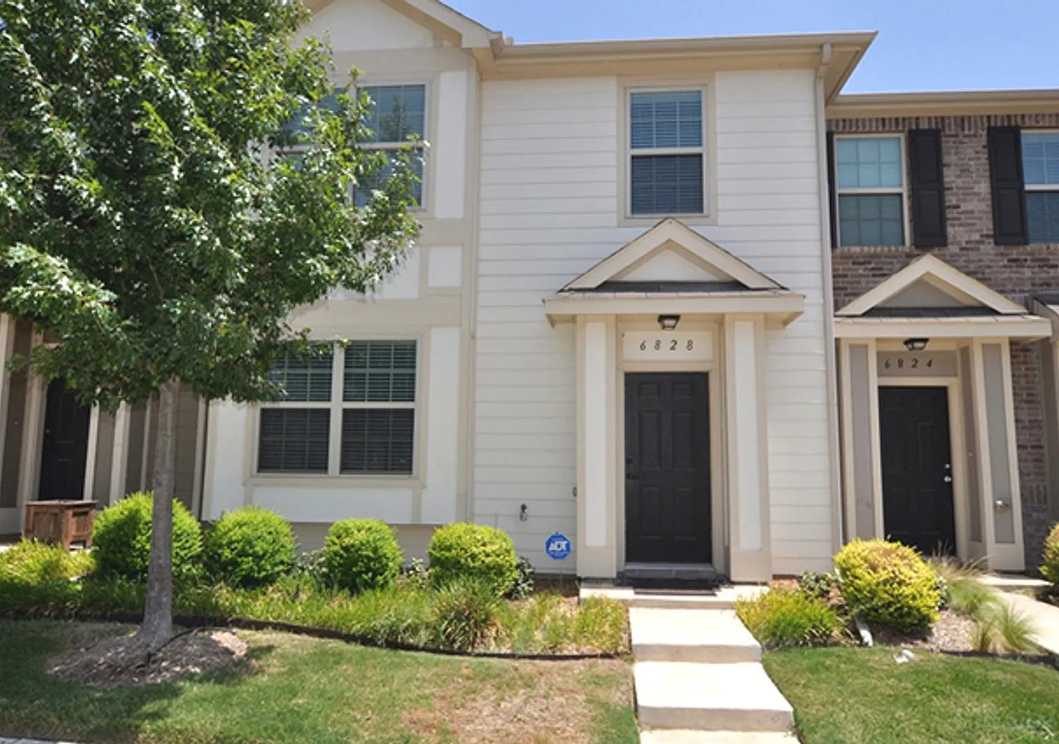 Coming Soon - Modern Keller Isd Townhome With Granite Kitchen & Hoa Pool! — Photo 1