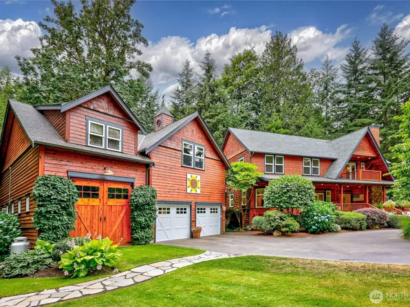 8724 NE Laughing Salmon Lane, Bainbridge Island, WA 98110