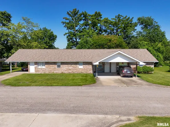 110 S Ewan St, Marion, IL 62959