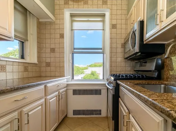 1500 Ocean Parkway image 16 of 17