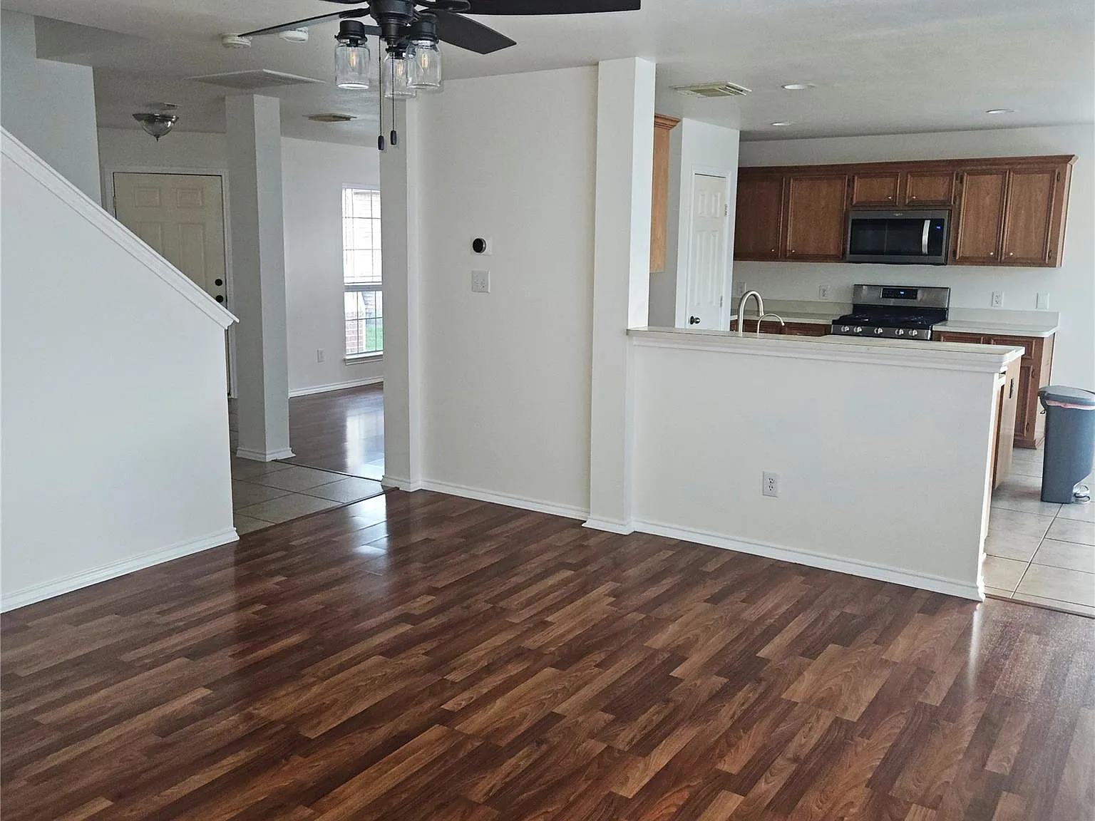 3 bed, 2.5 bath, 2187 sqft, $2,100 — Photo 4
