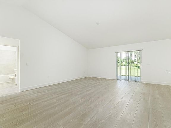 2nd image of 3036 THORNHILL ROAD