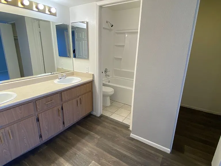 1215 E Lemon St #131 — Photo 29