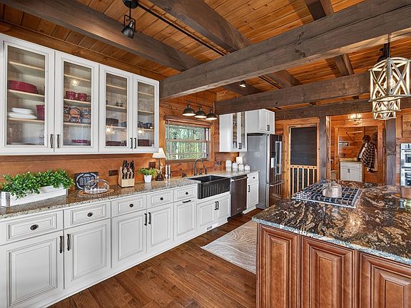 20th image of 751 Bear Knob Ln