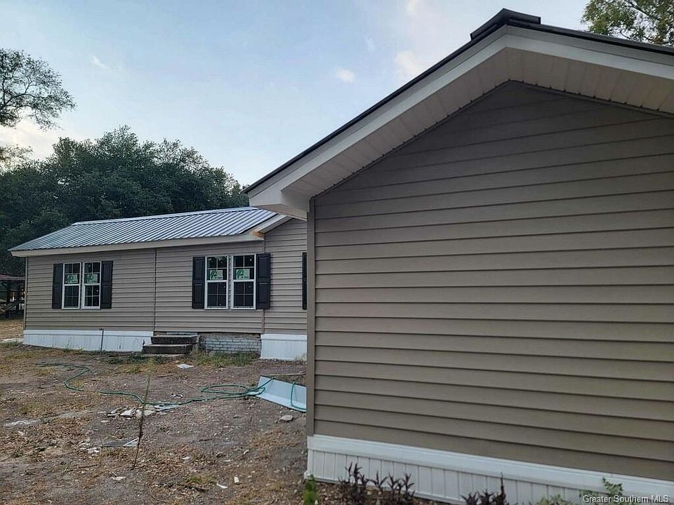2nd image of 923 Hennigan St