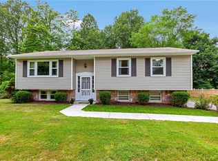 4 Woodhull Ter, Chester, NY 10918