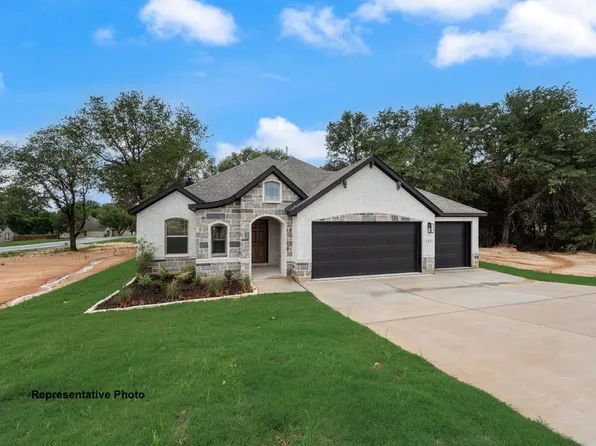 309 Skeen Peak Dr, Springtown, TX 76082
