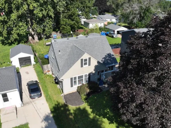 3826 52nd St, Des Moines, IA 50310