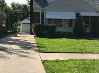21114 Manchester Blvd, Harper Woods, MI 48225