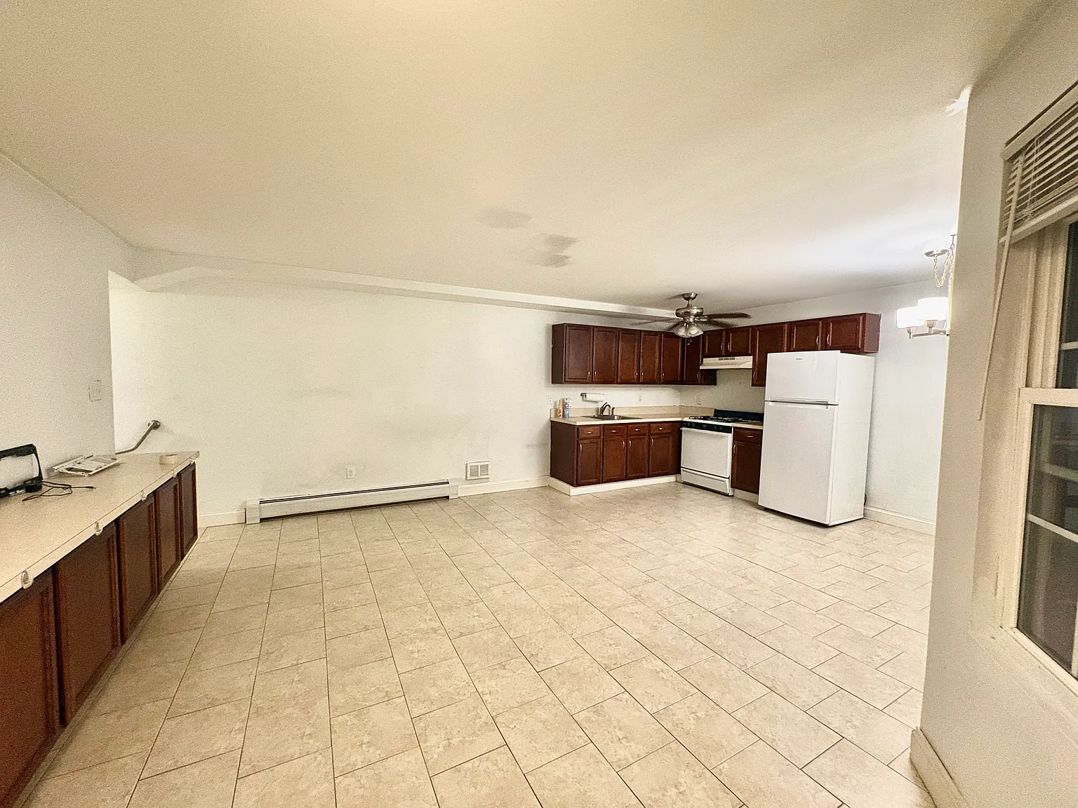 1 bed, 830 sqft, $1,700 — Photo 3
