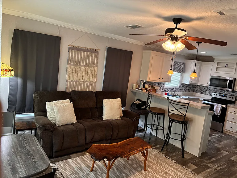 2911 Bourbon St — Photo 3