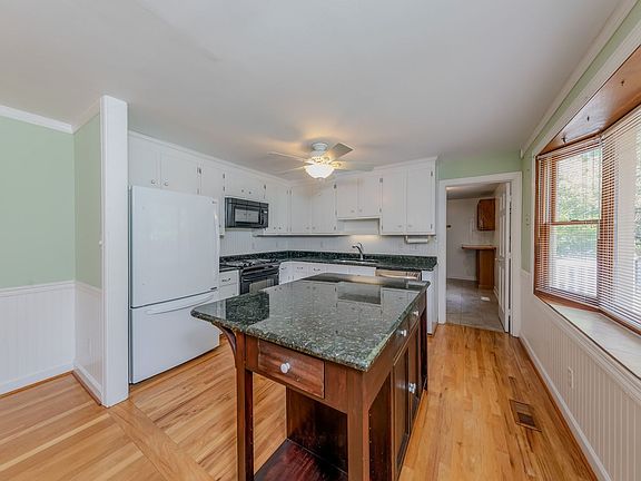 5th image of 114 Evergreen Way
