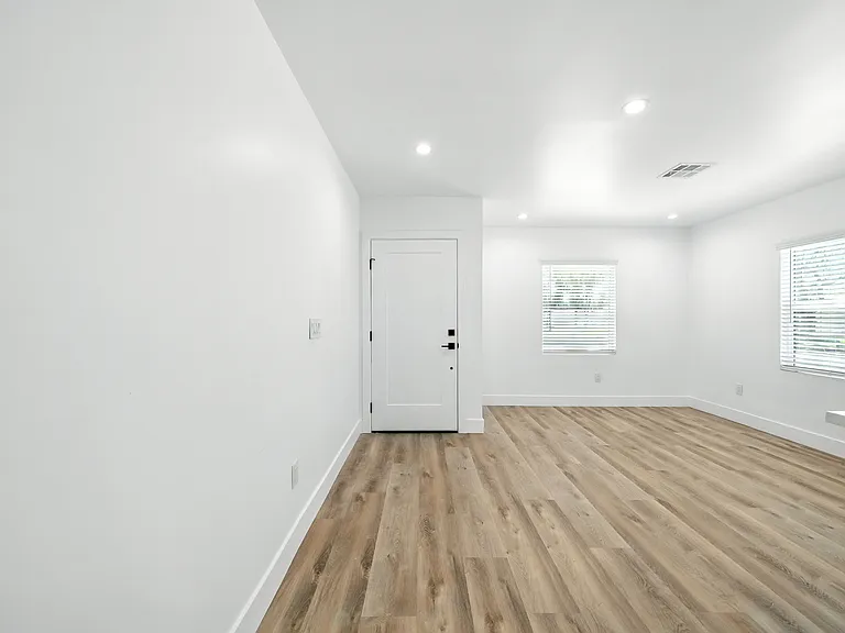 5103 Barlin Ave — Photo 10