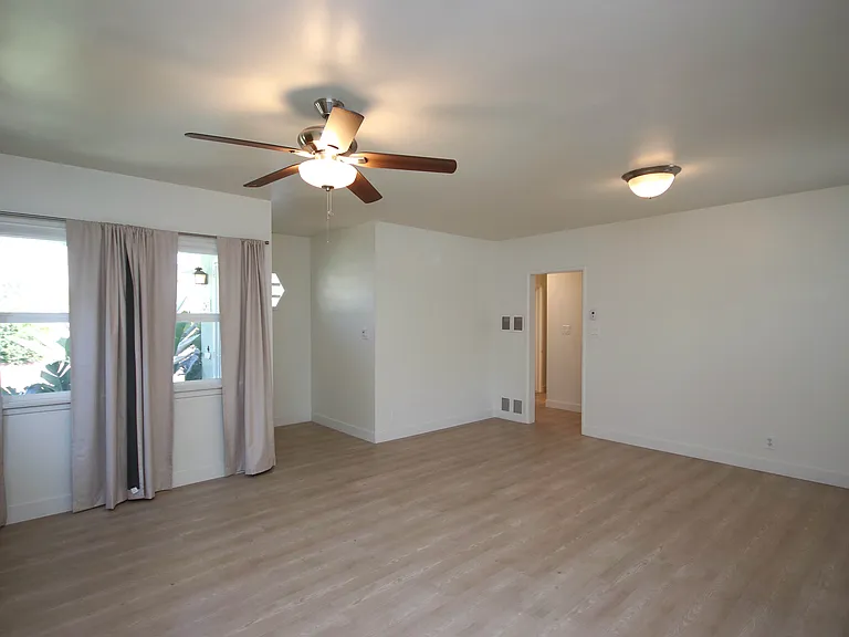 1245 Del Rey Ave — Photo 4