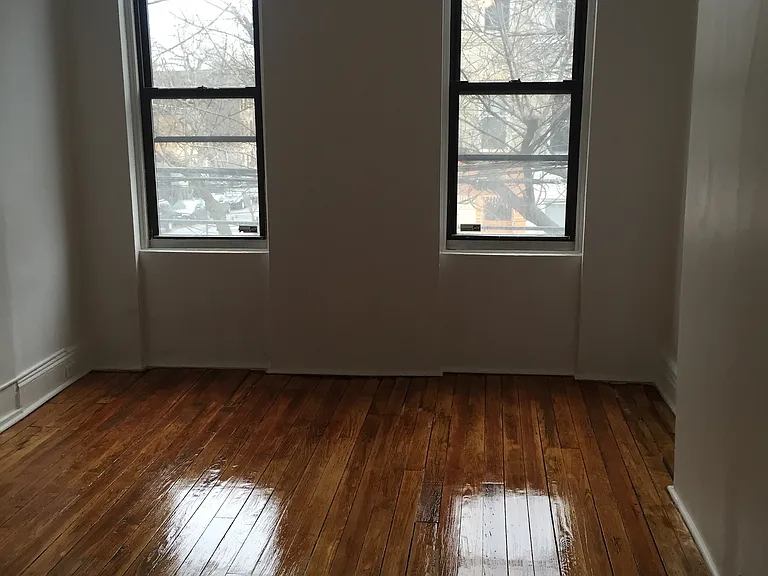 365 Onderdonk Ave #2L — Photo 6