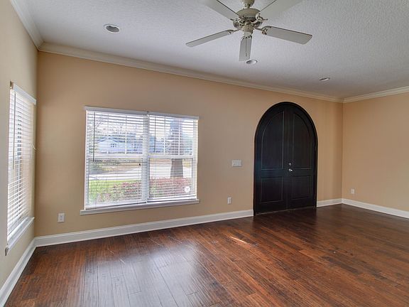 3rd image of 1757 Indiana Ave