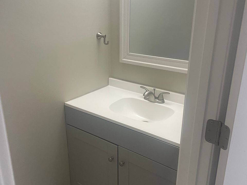 1st image of 615 Banyon Tree Way #E