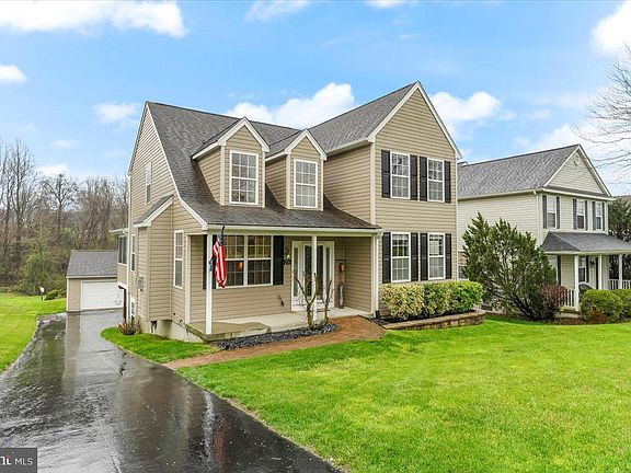 2nd image of 236 Beaumont Dr