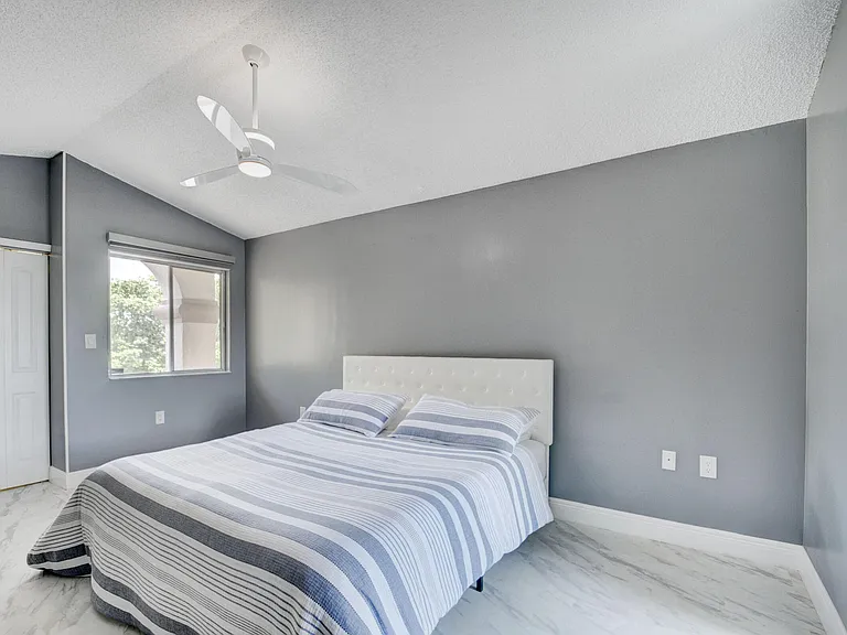 9204 Glenmoor Dr — Photo 25