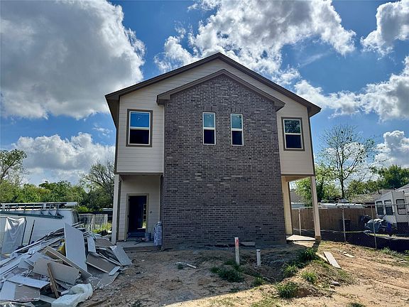 2nd image of 8110 Carver Rd
