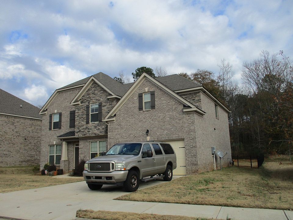 2nd image of 3241 Alhambra Cir